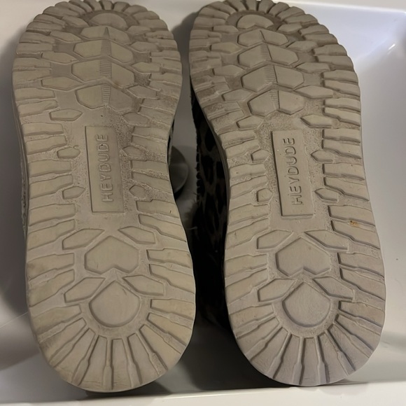 Hey Dude Ladies 9 Leopard - Picture 6 of 9